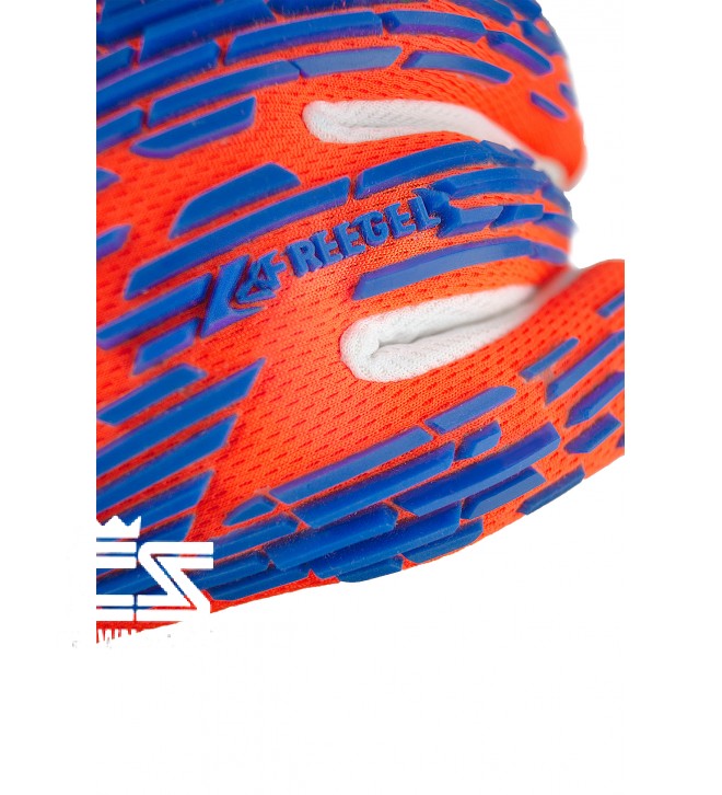 GOALKEEPER GLOVES